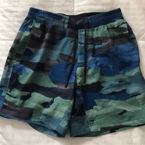 Men’s swim shorts